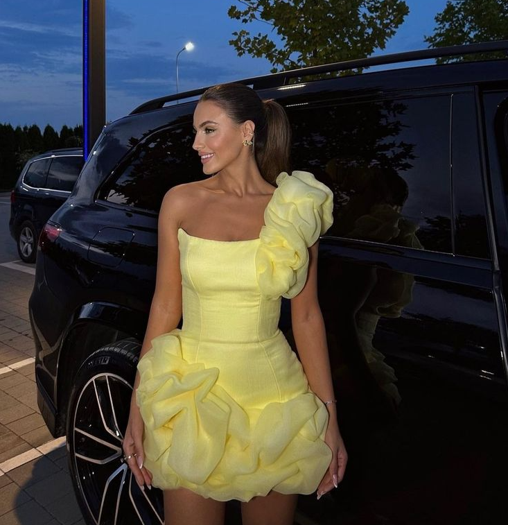 Yellow One Shoudler Sleeveless Homecoming Dress S6935