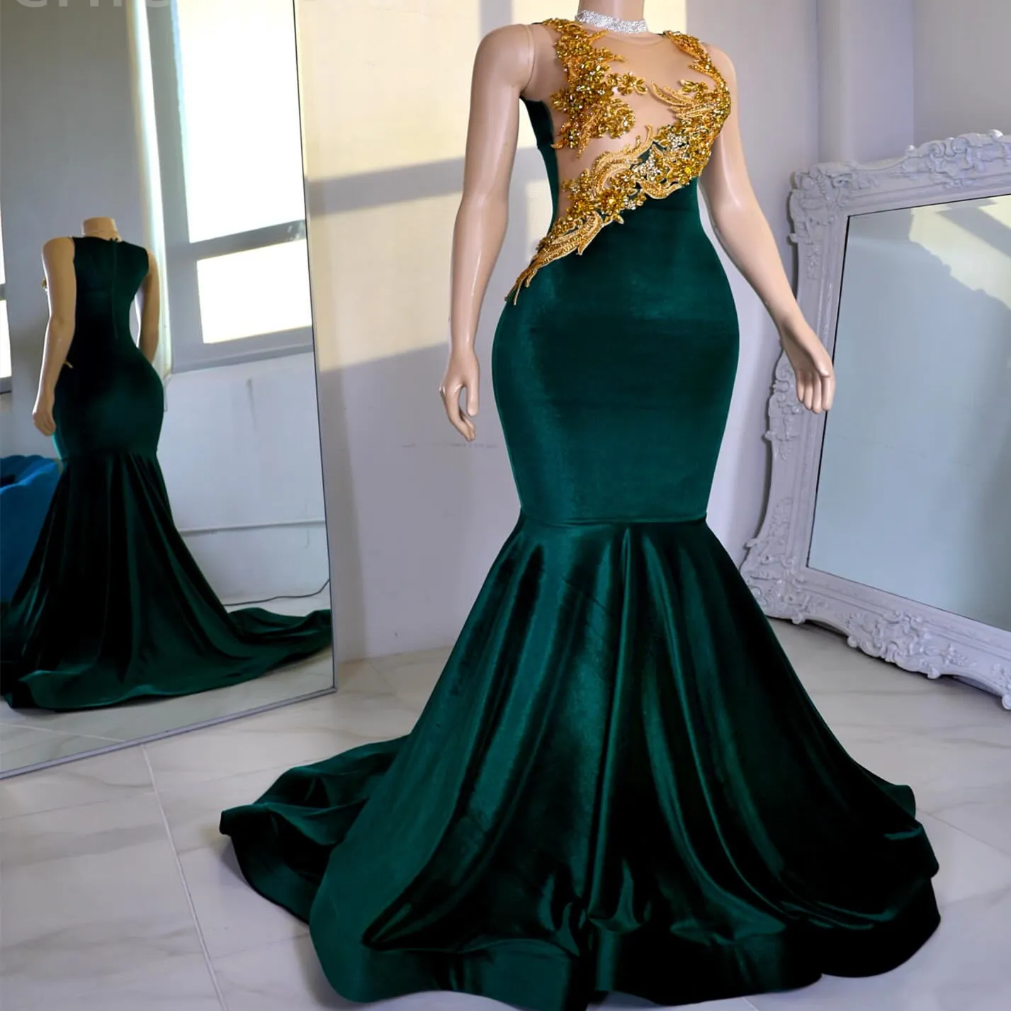 Beaded Crystals Dark Green Velvet Mermaid Prom Dress for Special Occasions S6597