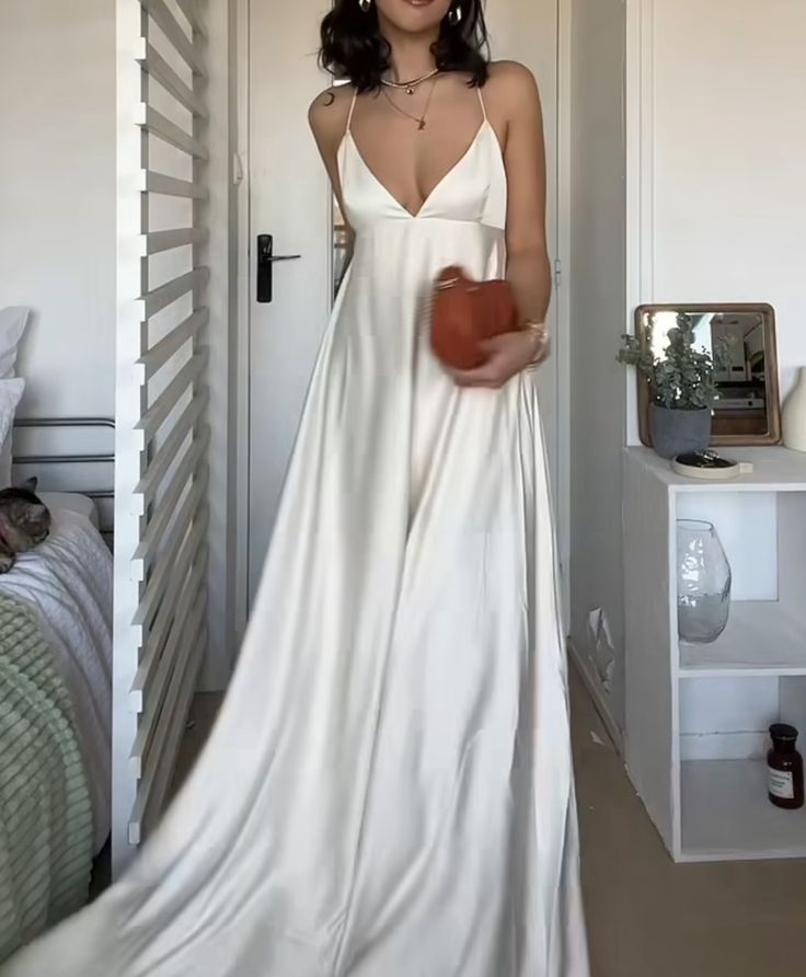 White Spaghetti Straps V Neck A-line Evening Gown Maxi Long Evening Party Prom Dresses S6217