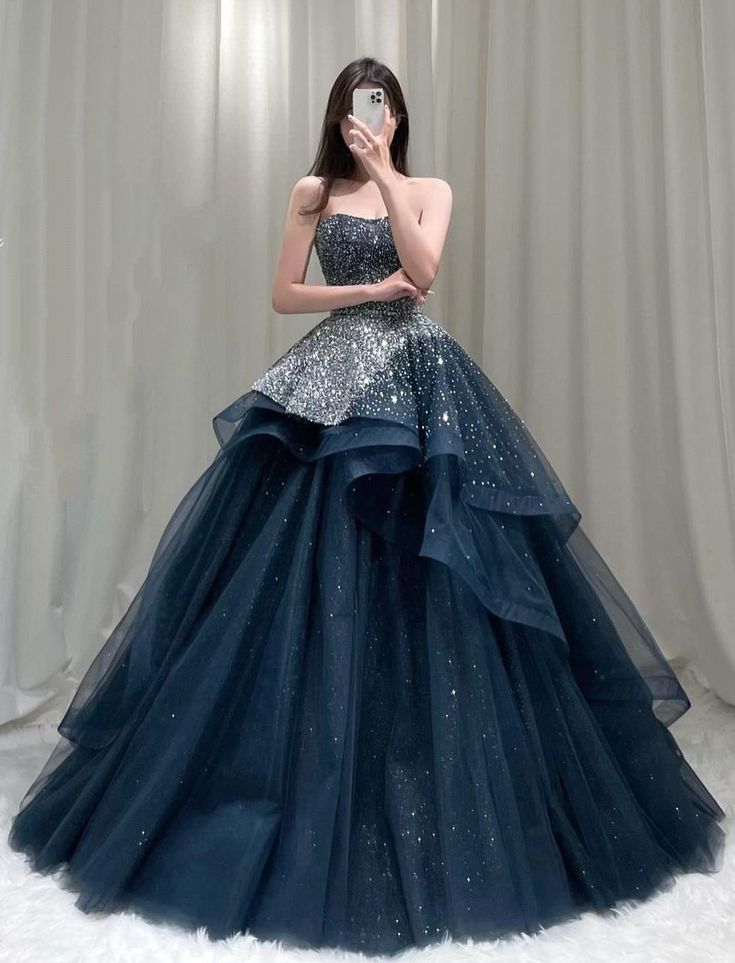 Shining Ball Gown Strapless Tulle Prom Dresses With Rhinestones S6351