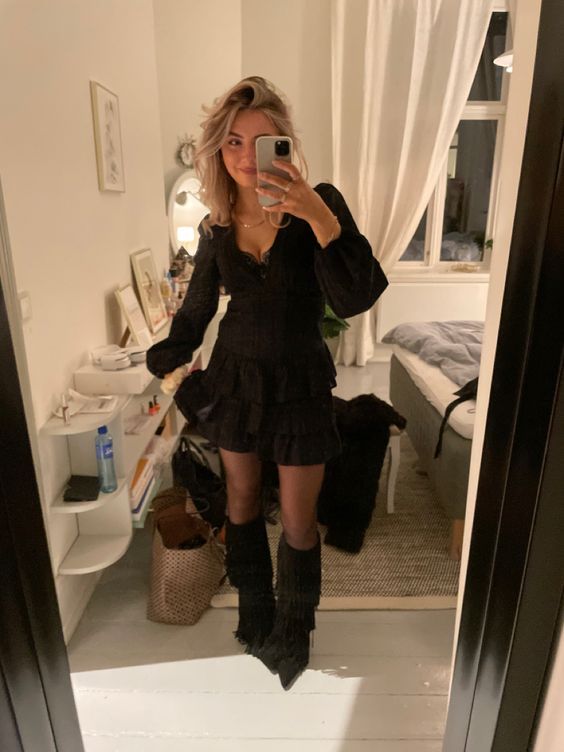 Black Lace Long Sleeves 18th Birthday Party Dresses S6236