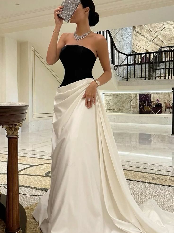 Sexy Strapless Pleated Evening Dress for Saudi Arabia Proms & Formal Occasions S5925
