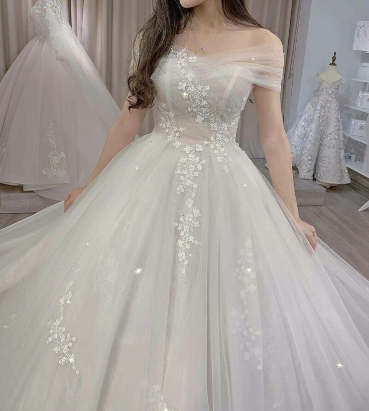 A Line Off Shoulder Long Wedding Dresses A Line Tulle Bridal Gown S6366