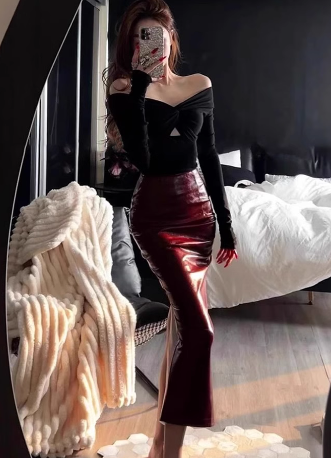 Royal sister style one shoulder hollow bottoming shirt 2025 sexy hip leather skirt suit R1400