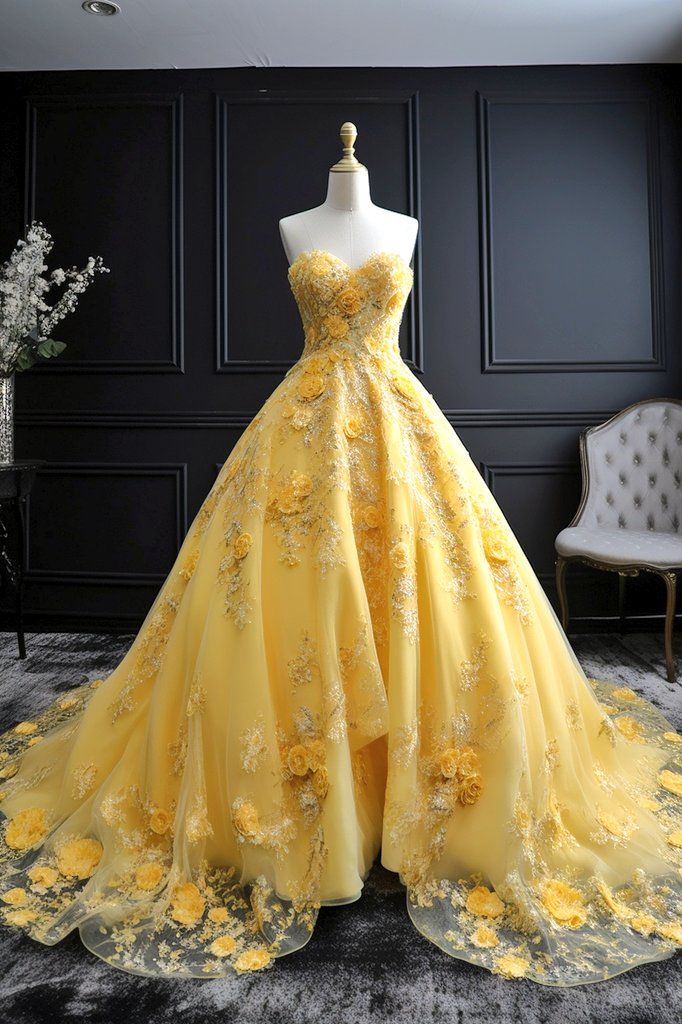 A-Line Yellow Strapless Wedding Dress Elegant Long Wedding Party Dress S6613