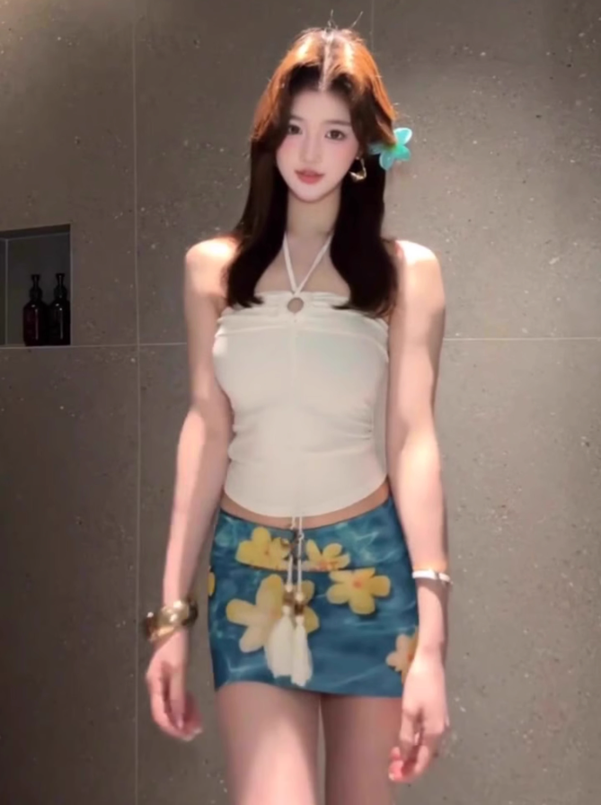 Beautiful sexy hot girl beautiful white halter neck top floral skirt two-piece suit R0896