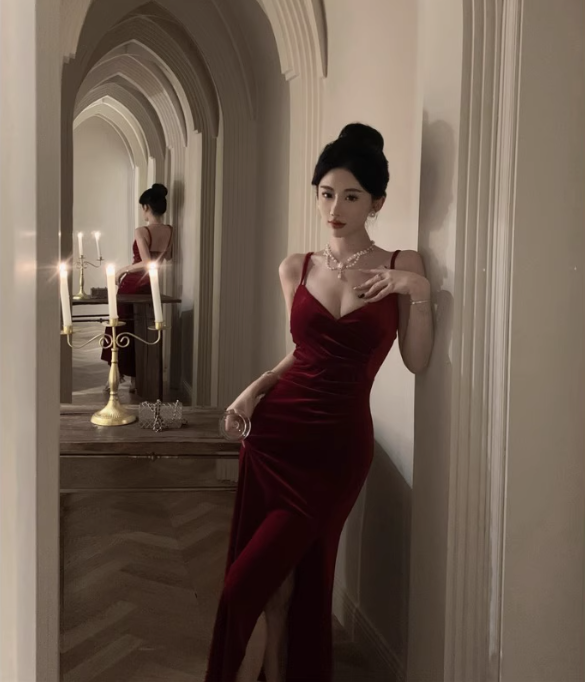 Velvet dress sexy V-neck slim waist with slits inside 2025 new suspender long skirt R1523