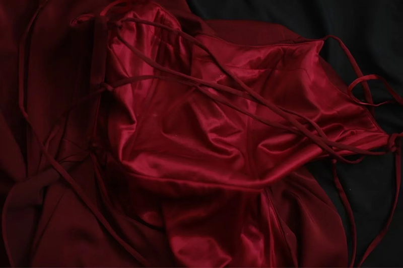 Red halter-neck fitted backless sexy long ball gown R6695