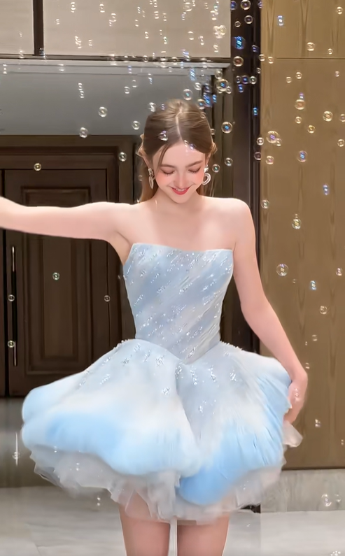 Light blue tube top slim waist slim fit puffy skirt princess skirt homecoming dress R4353