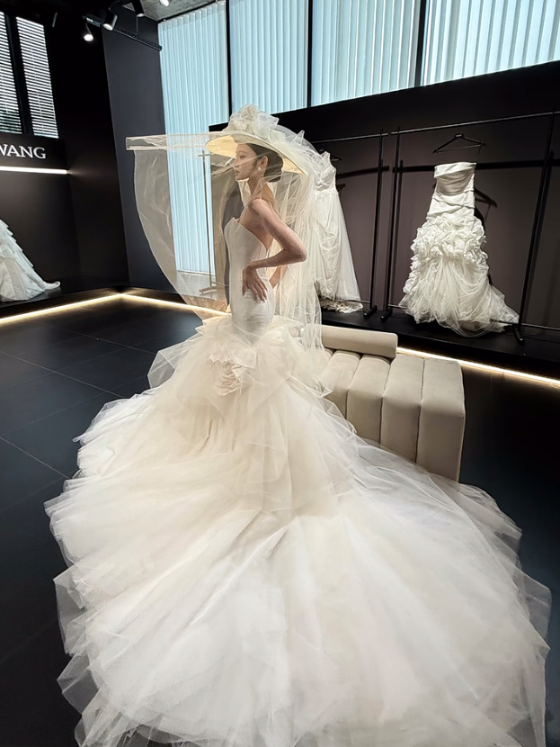 White tube top waist hip sexy fishtail skirt long dress bridal dress R6036