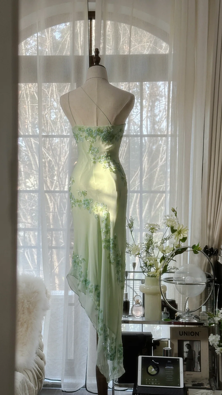 Light green one-shoulder halter-neck fitted waist slim-fit long ball gown with irregular hem R7691