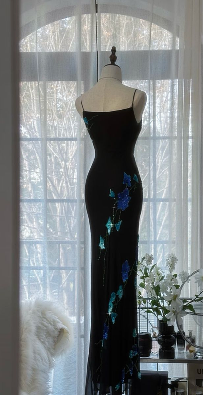 Black halter-neck, blue floral print, fitted waist, long ball gown R6537