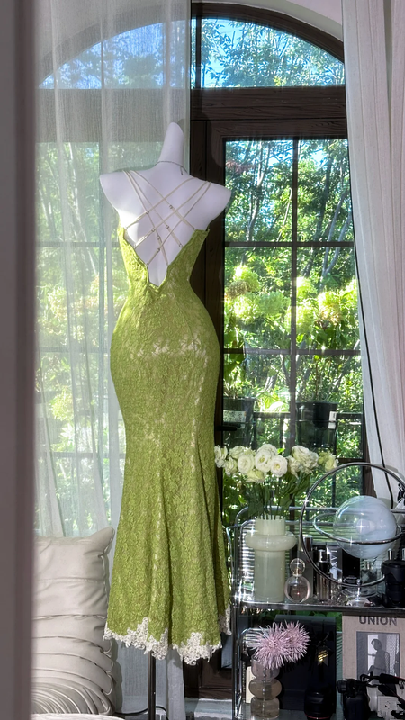 Light green halter-neck lace fitted waist bodycon long ball gown R7612