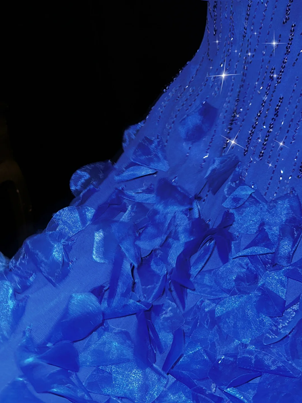 Blue halter-neck, fitted waist, elegant floral skirt, long ball gown R7056