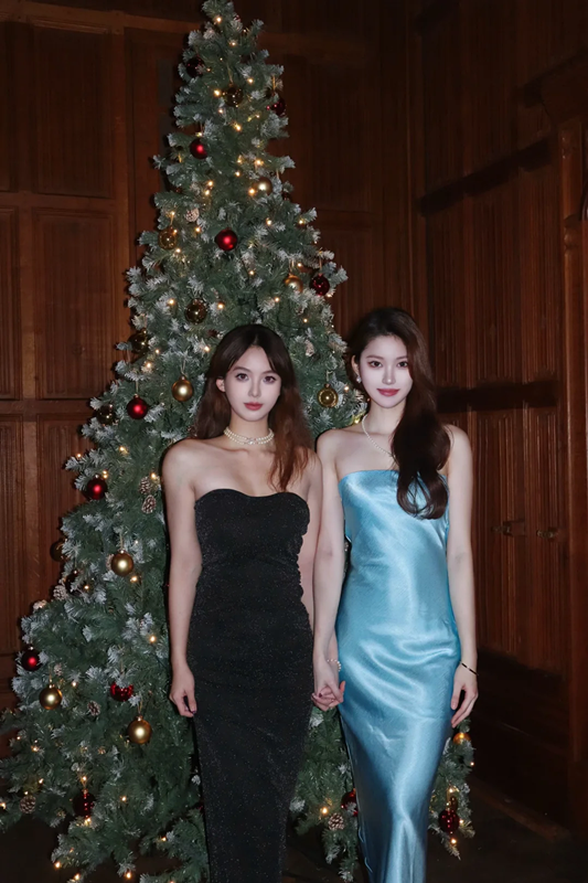 Light blue strapless, fitted long ball gown R7058