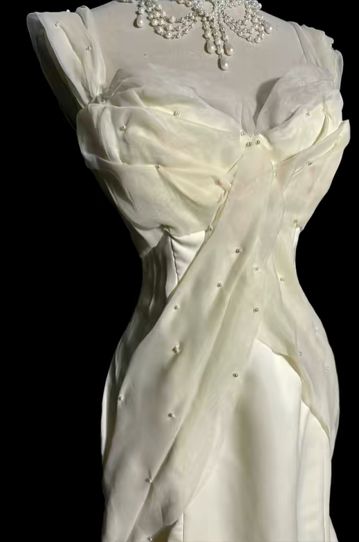 Off-white halter-neck fitted bodycon sexy ball gown R8108