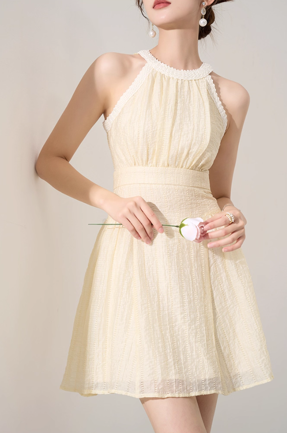 Halter neck dress new summer design French waist slimming temperament skirt high-end R4301