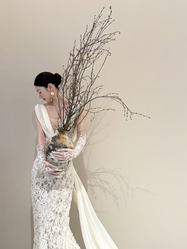 White sleeveless V-neck lace waist slim fishtail sexy long dress bridal gown R6061