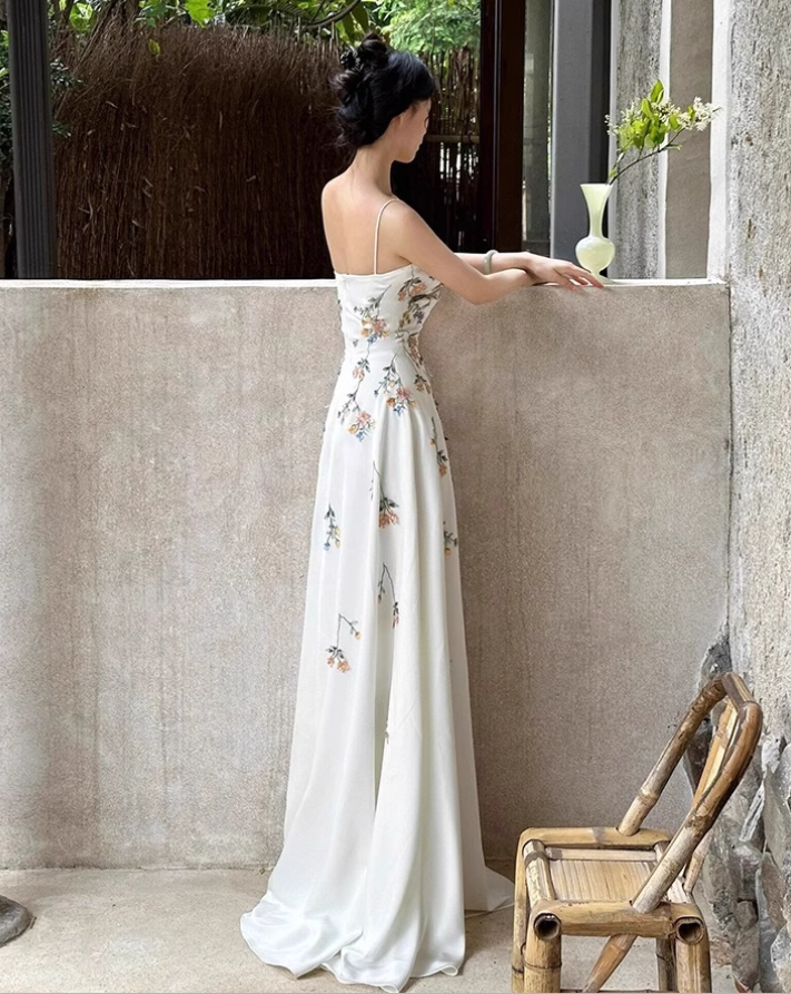 French flower embroidered sling dress 2025 high-end heavy waist dress R1171