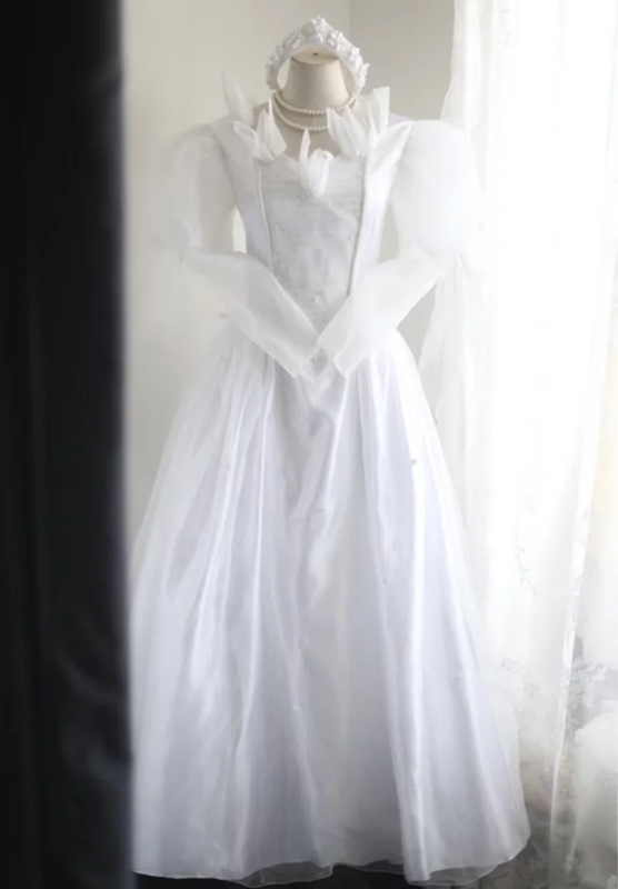 White V-neck retro long-sleeved fitted waist classic long ball gown/bridal dress R6820