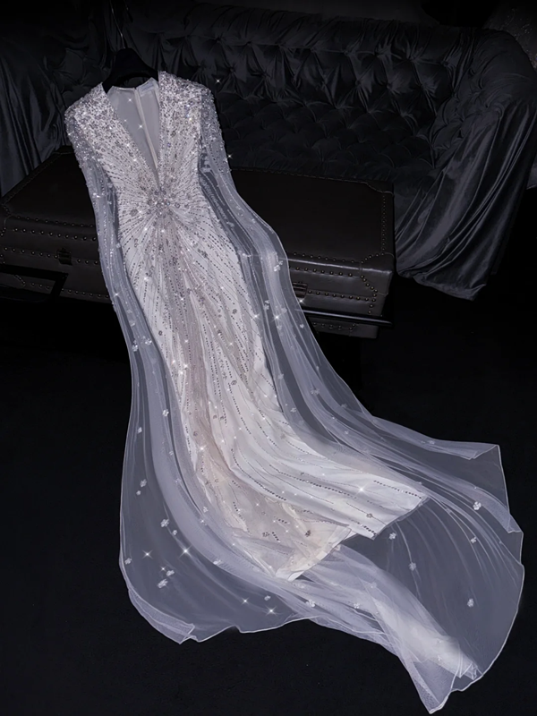 White V-neck fitted long ball gown/bridal dress R8807