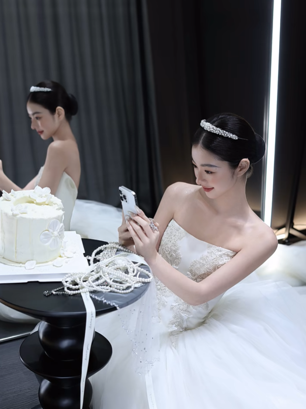 White strapless lace waist slim fit puffy skirt tulle bridal dress R6043