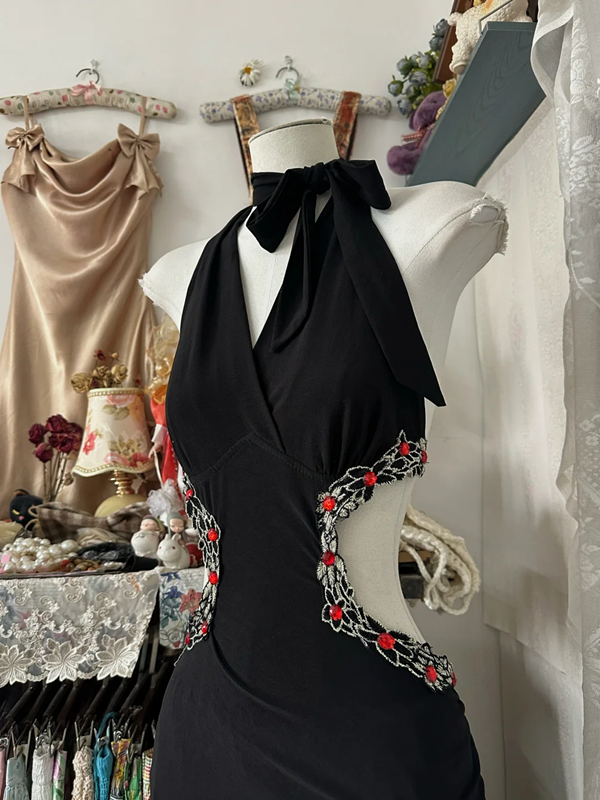 Black halter neck sexy backpack hip maxi ball gown R6183