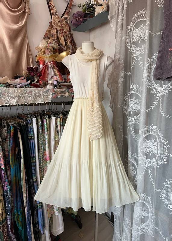 Apricot-colored tank top, camisole, fitted waist, A-line midi-length prom dress R6382