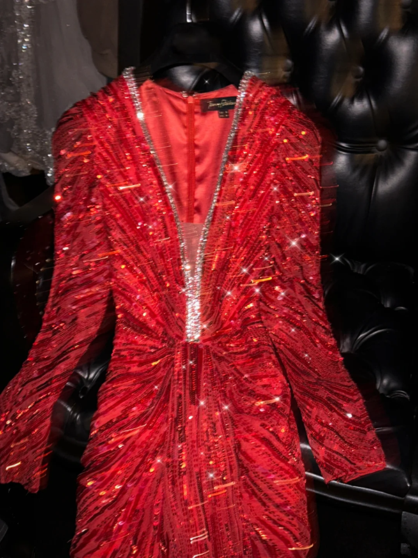 Red sequined V-neck fitted long ball gown/bridal dress R8809