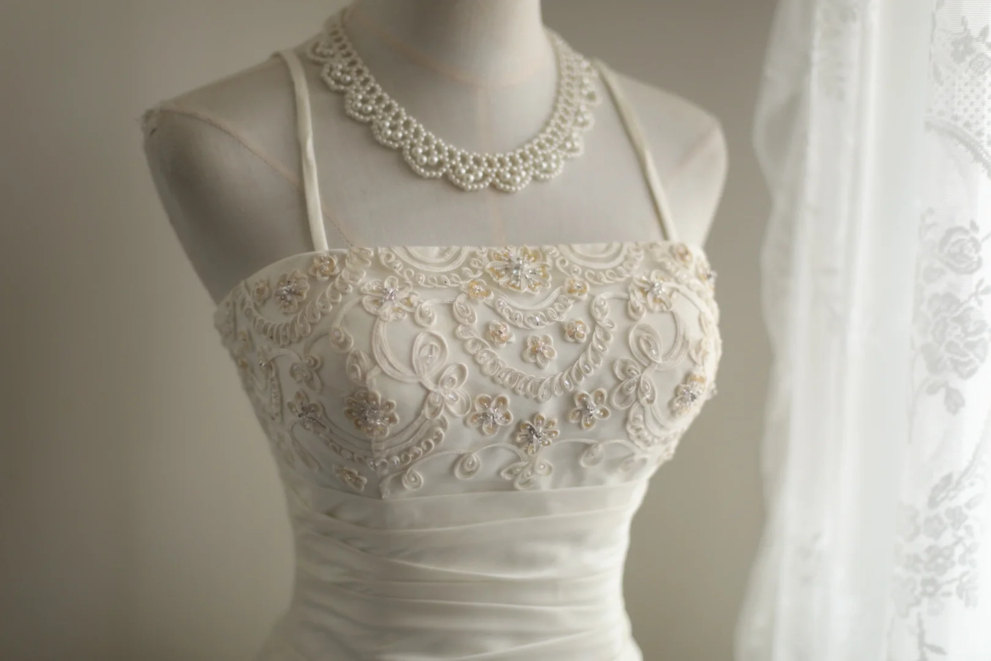 White suspender tube top classical embroidery waist slimming flower bud short skirt homecoming dress R4200