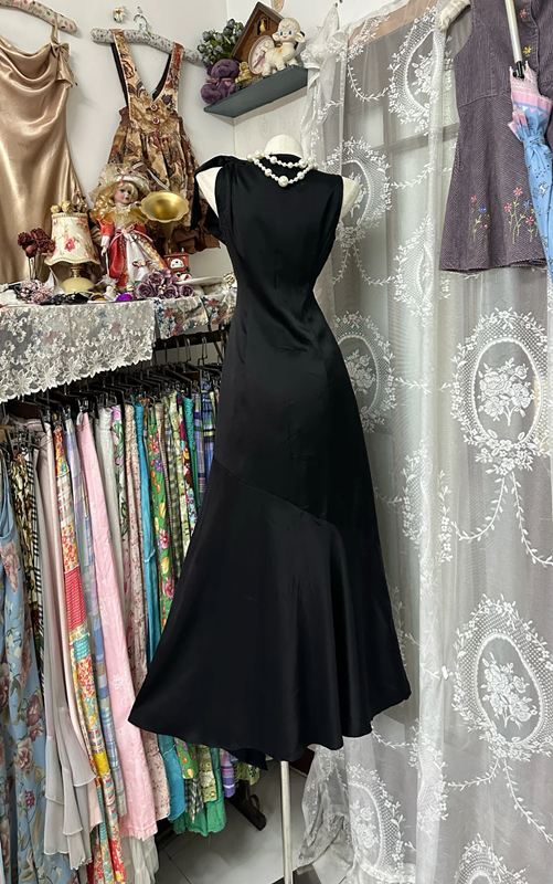 Black sleeveless satin fitted waist fishtail skirt maxi ball gown R6143