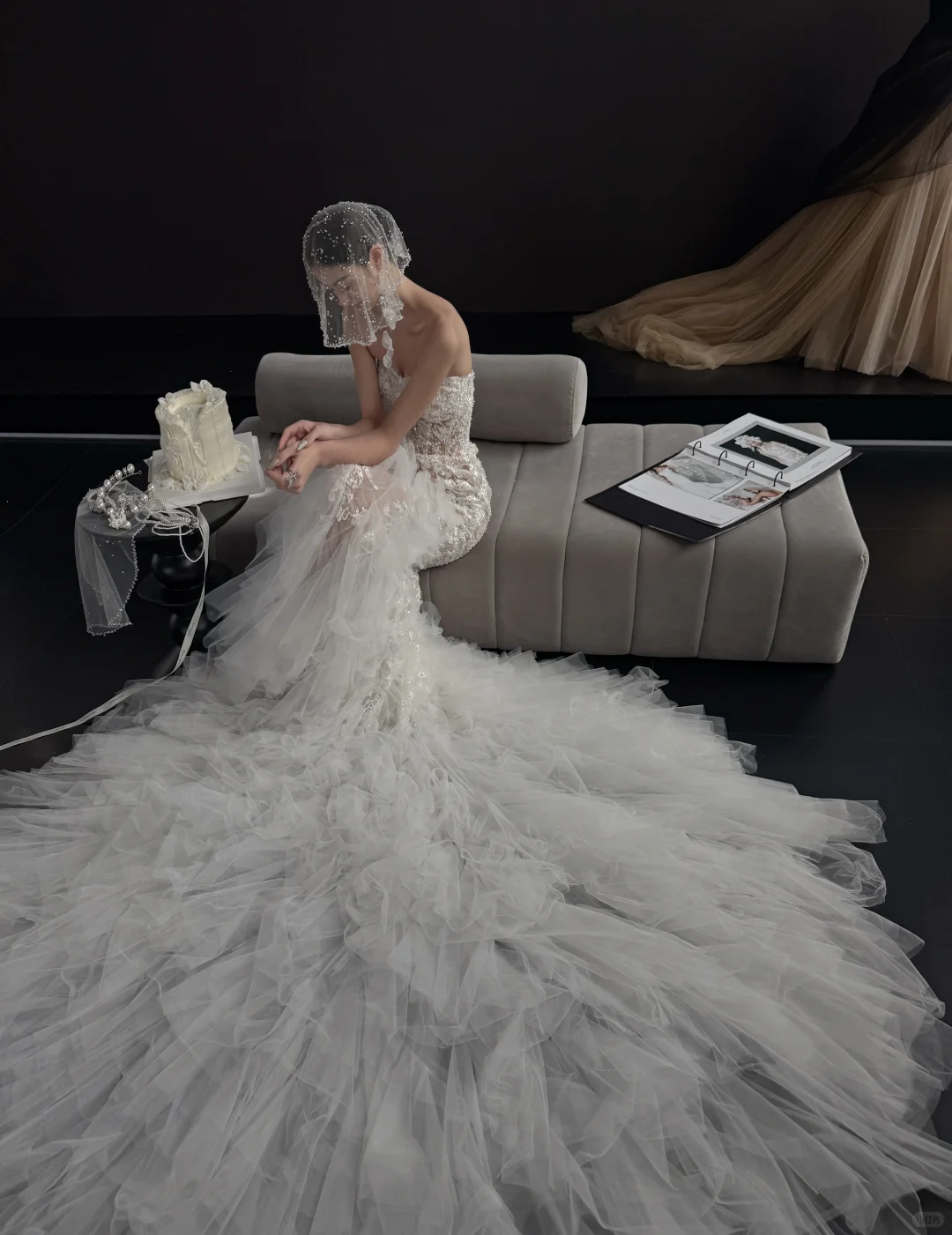 White Strapless Lace Waist Slim Fishtail Skirt Long Bridal Dress R6044