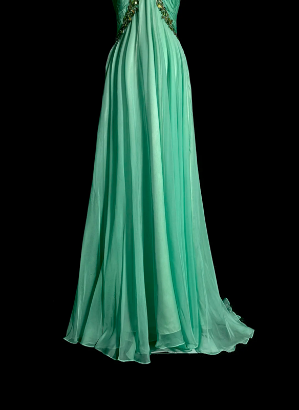 Green halter-neck, fitted waist, sexy long ball gown R6624