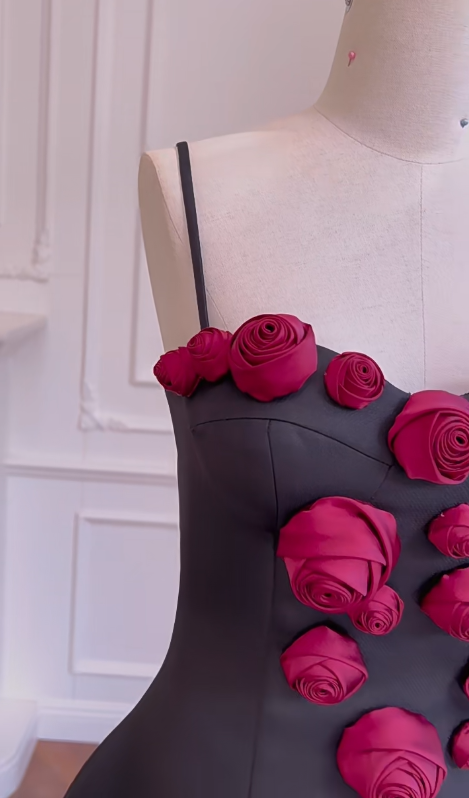 Black suspender skirt with red three-dimensional rose design, slim waist A-line skirt, homecoming dress R5035