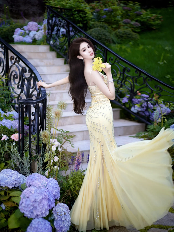 Yellow Spaghetti Strap Waist-Cinched Fitted Mermaid Hem Prom Dress R7085