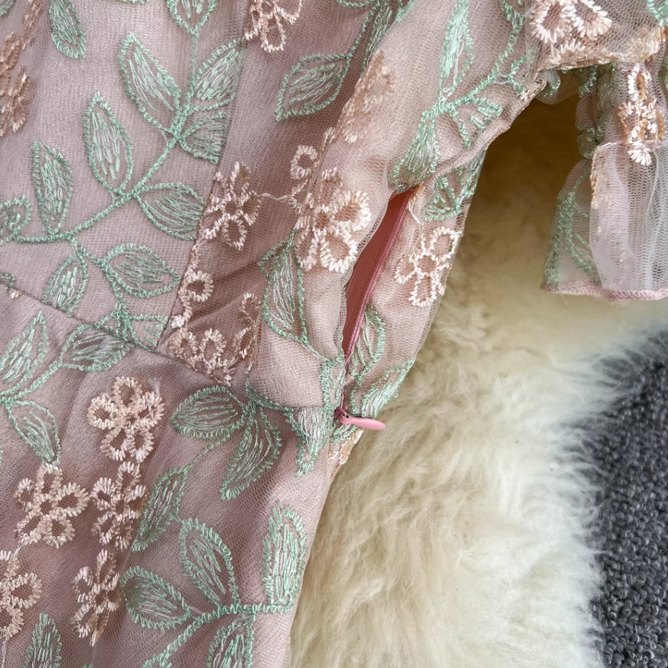 Light luxury heavy work stand collar embroidered lace waist slimming A-line dress long dress R0397