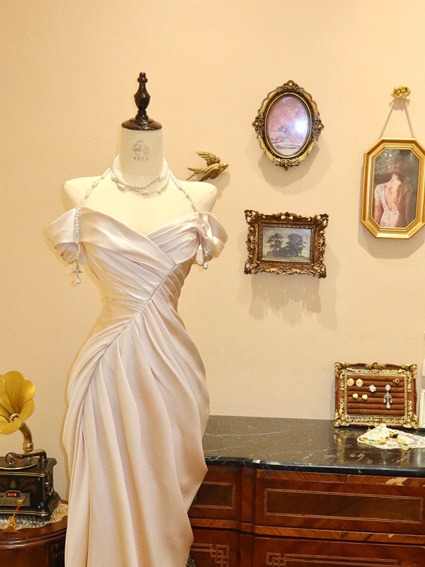 White halter-neck satin fitted waist pleated bodycon long wedding dress R6585