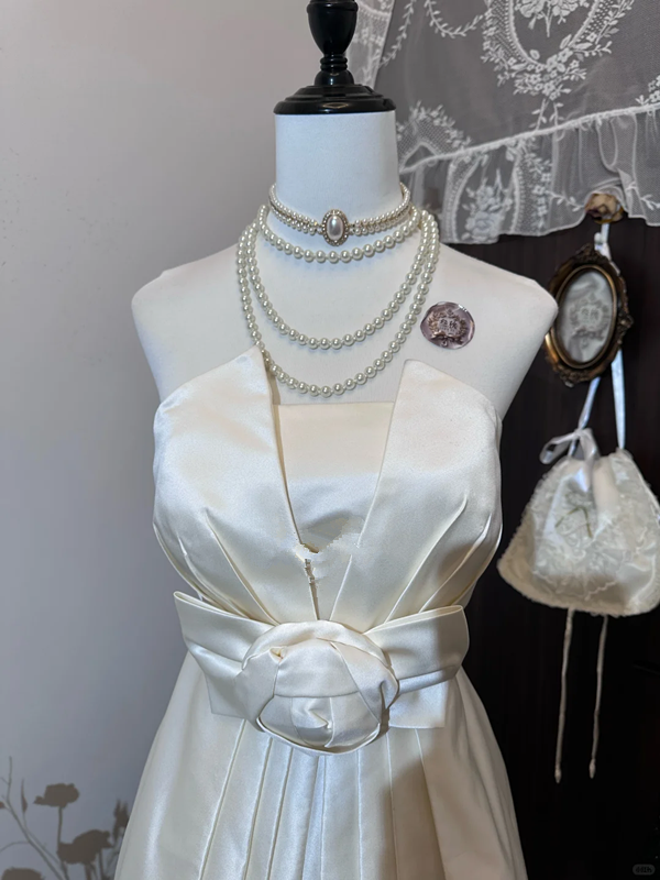 White satin tube top waist slim fit pleated long skirt homecoming dress R4363