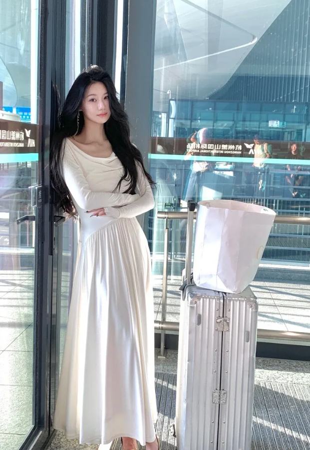 French style off-shoulder dress for women long sleeves white skirt sexy S5394