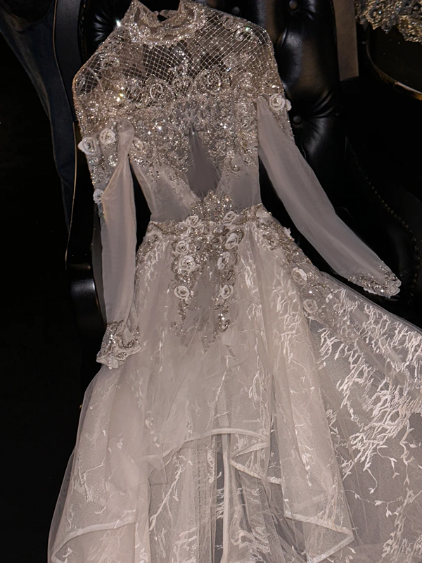 Light gold round neck long sleeve fitted waist long ball gown/bridal dress R8812