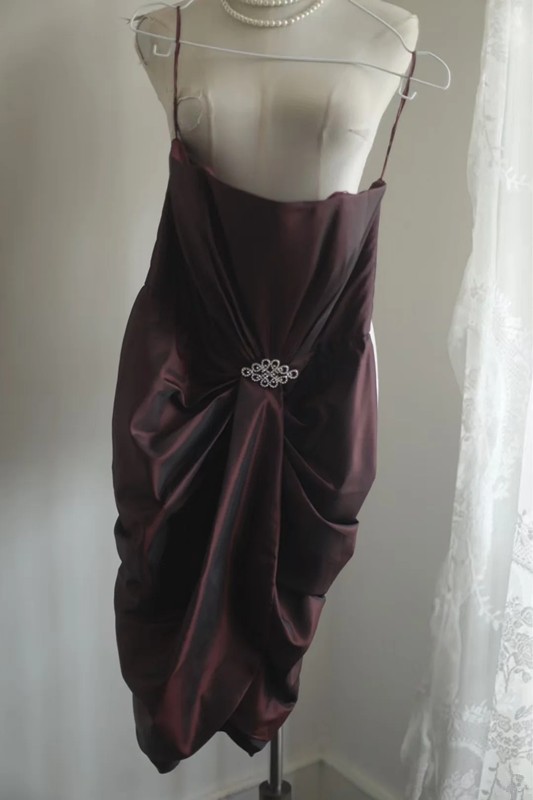 Dark red strapless, fitted waist, pleated short ball gown R6785
