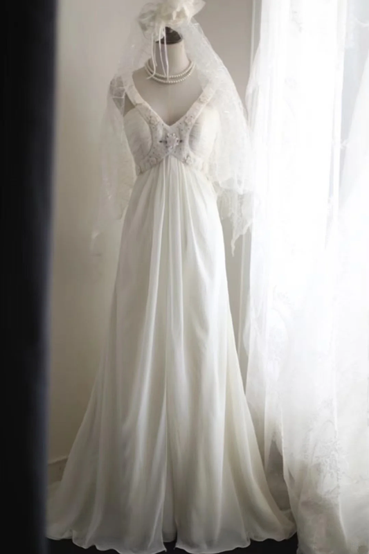 White halter-neck sequined fitted long ball gown R6746