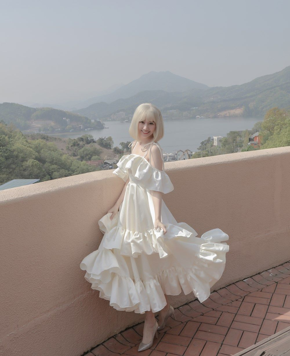 Flowy Satin Pleated Women's Prom Gown White Waist Fitted Maxi Evening Dress Birthday Dress — Fall Outfit 2026 New RS3285