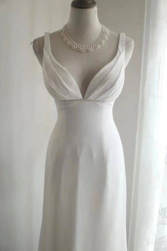 White halter-neck, fitted waist, backless, sexy long ball gown R6747