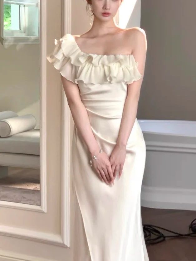 White ruffled neckline slim waist sexy maxi ball gown R6229