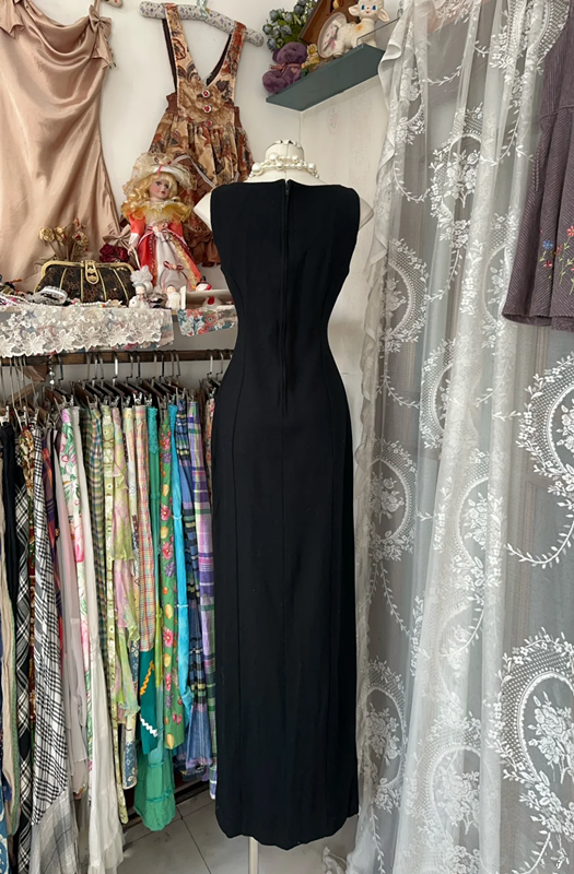 Black V-neck fitted long dress, ball gown R6309