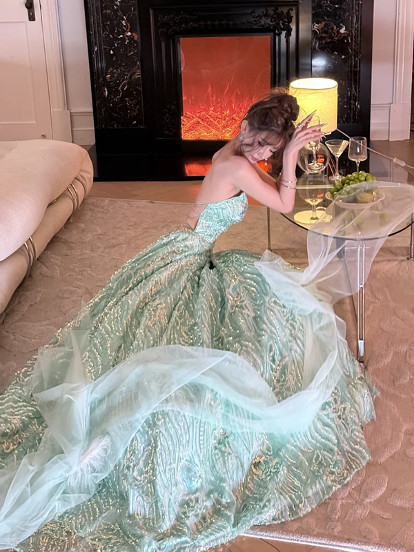 Light green strapless fitted waist sexy long ball gown R7068