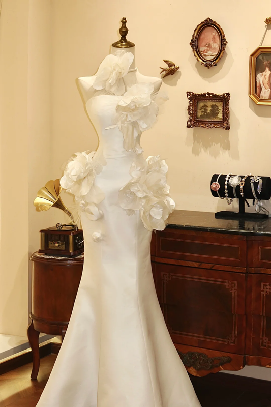 White strapless fitted long ball gown/bridal dress with 3D floral print R7183
