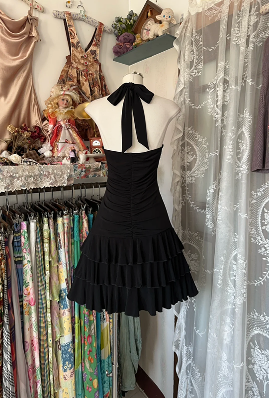 Black halter-neck, fitted waist, pleated mini skirt, ball gown R6350