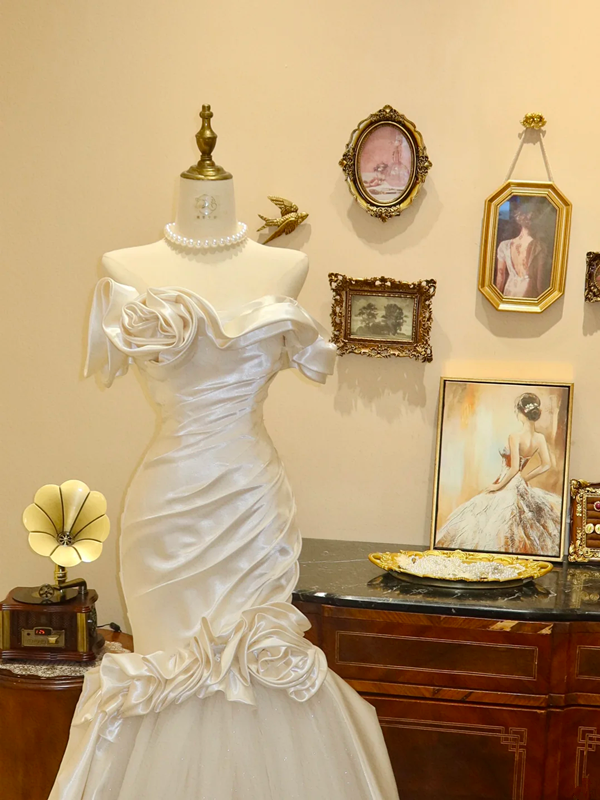 White off-the-shoulder fitted bodice mermaid long wedding dress R6592